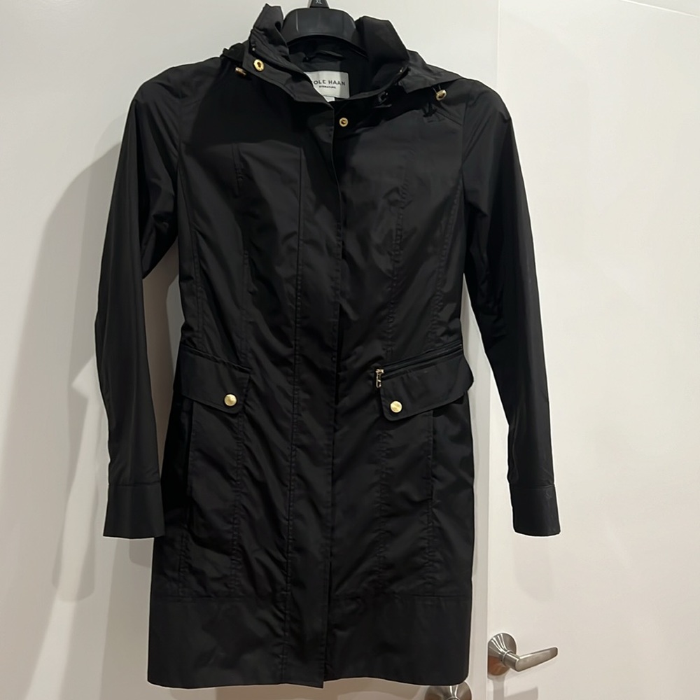 Cole Haan
Travel Packable Rain Jacket - Picture 4 of 6